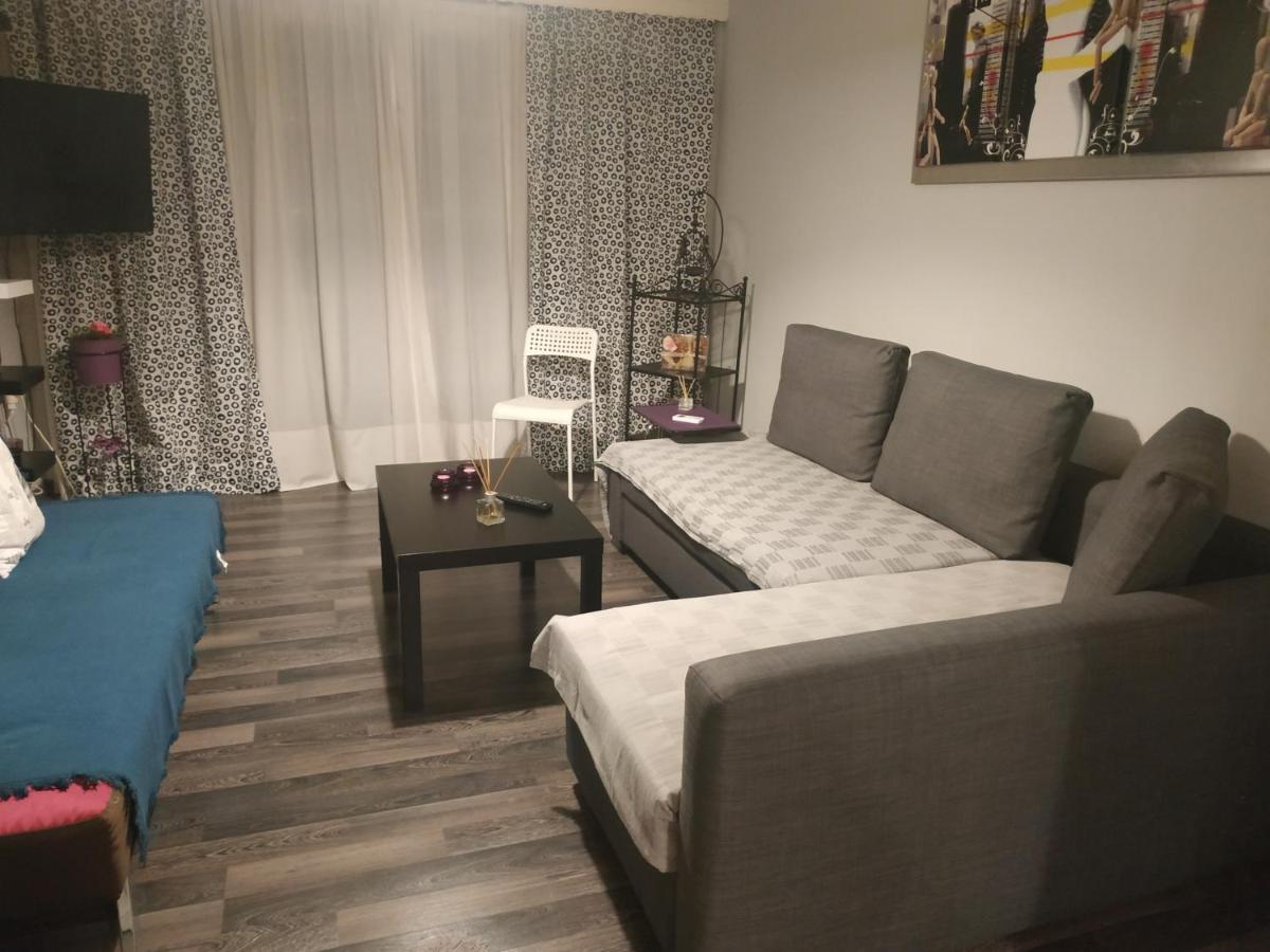 Cozy Apartment Near Metro Station Agia Marina Atenas Exterior foto