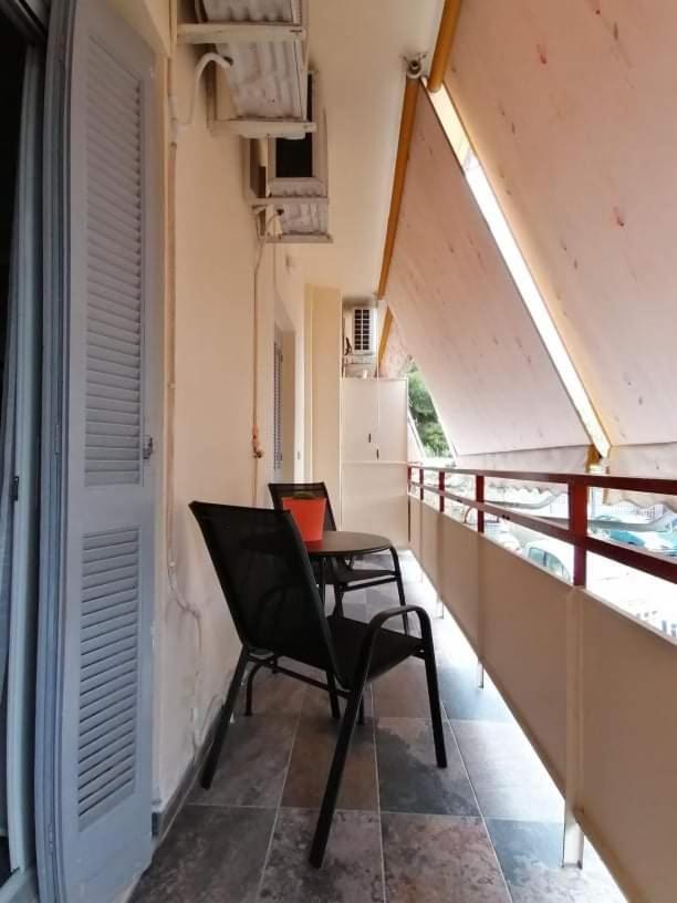 Cozy Apartment Near Metro Station Agia Marina Atenas Exterior foto