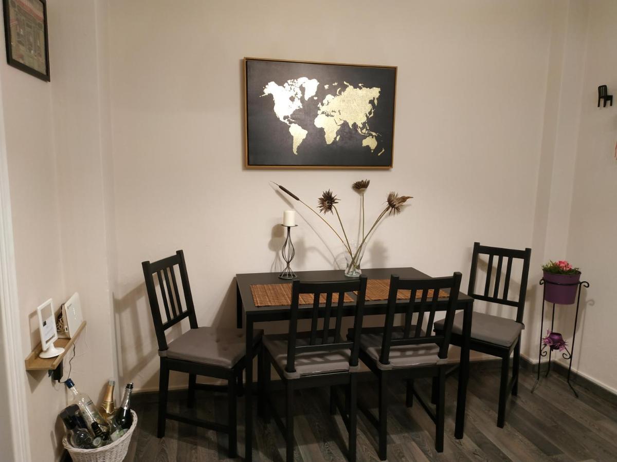 Cozy Apartment Near Metro Station Agia Marina Atenas Exterior foto