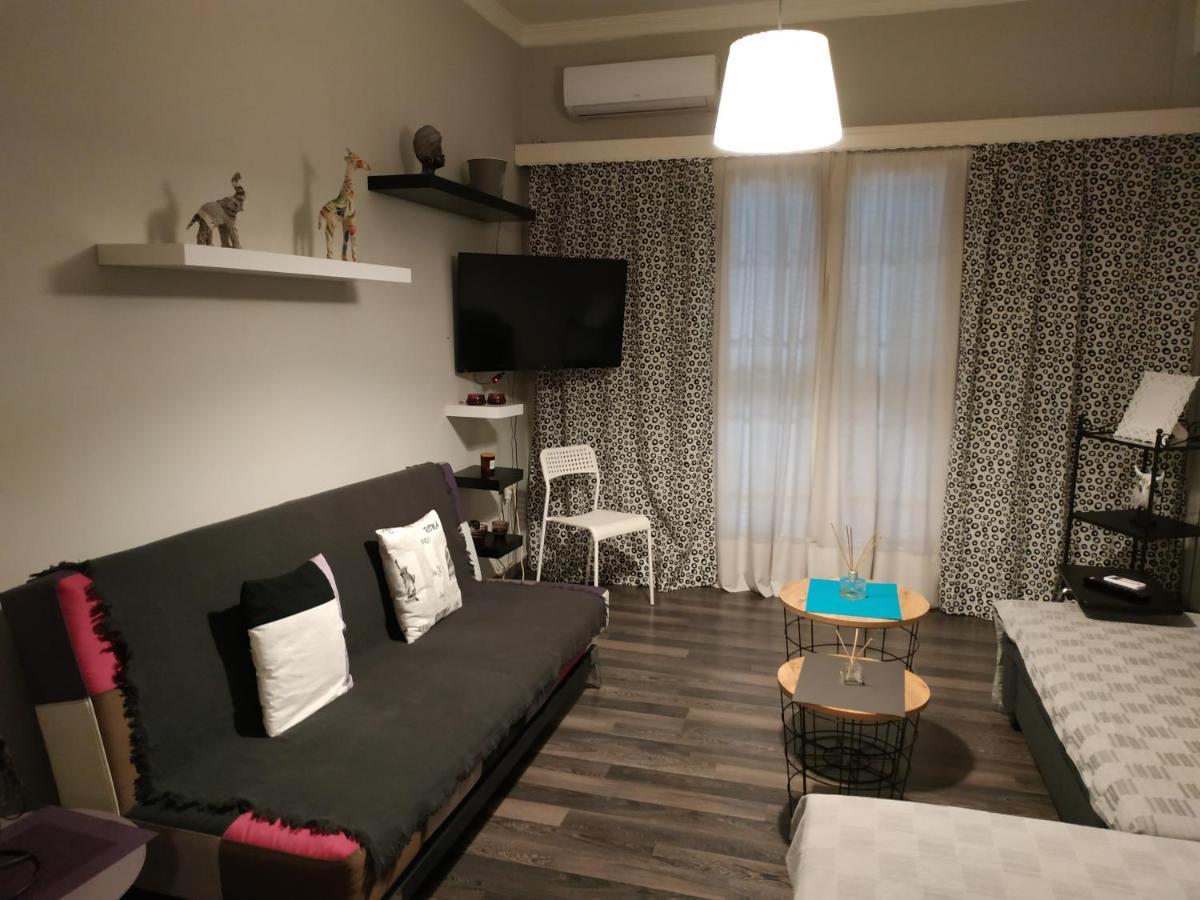 Cozy Apartment Near Metro Station Agia Marina Atenas Exterior foto